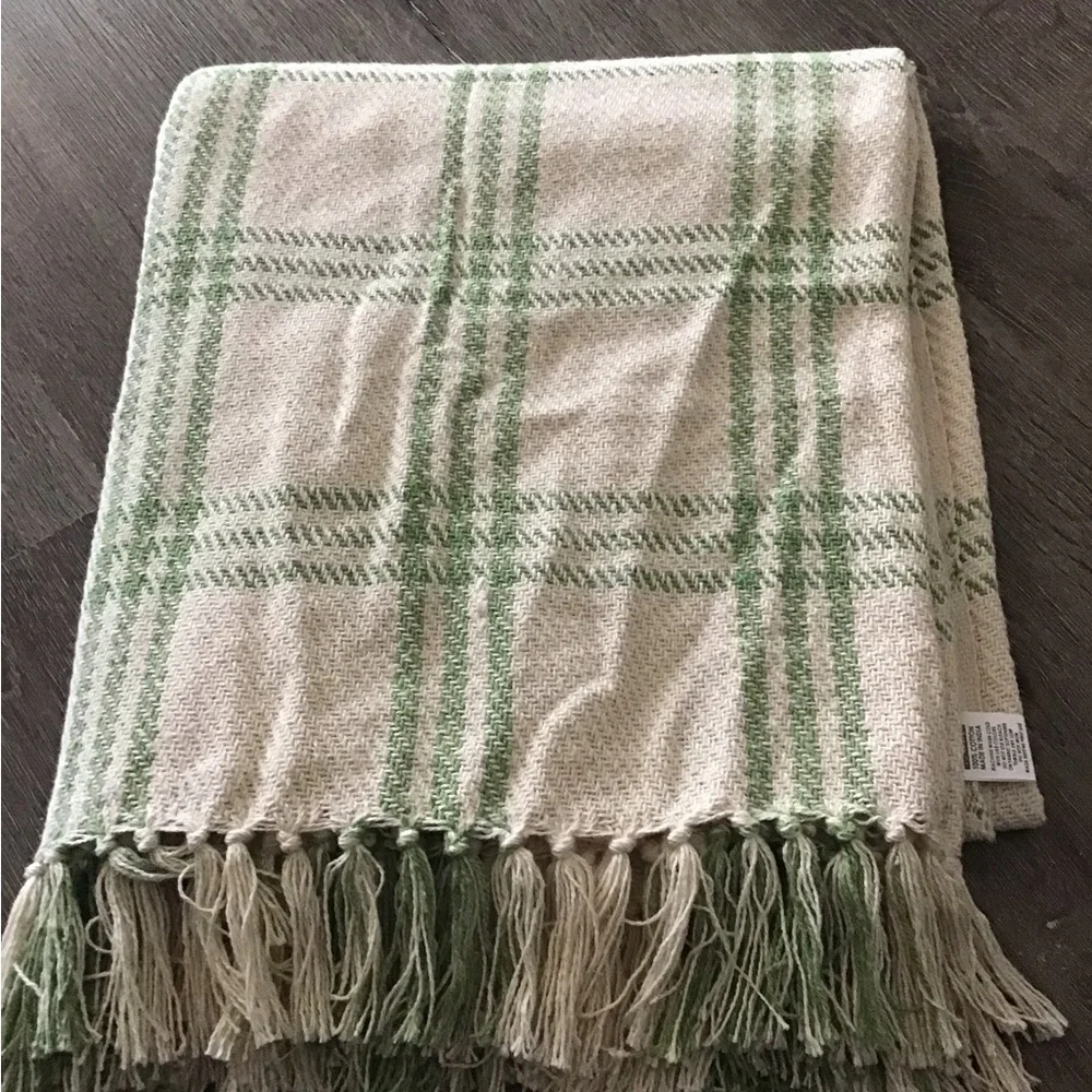 Green and Cream Throws and Pillow Covers